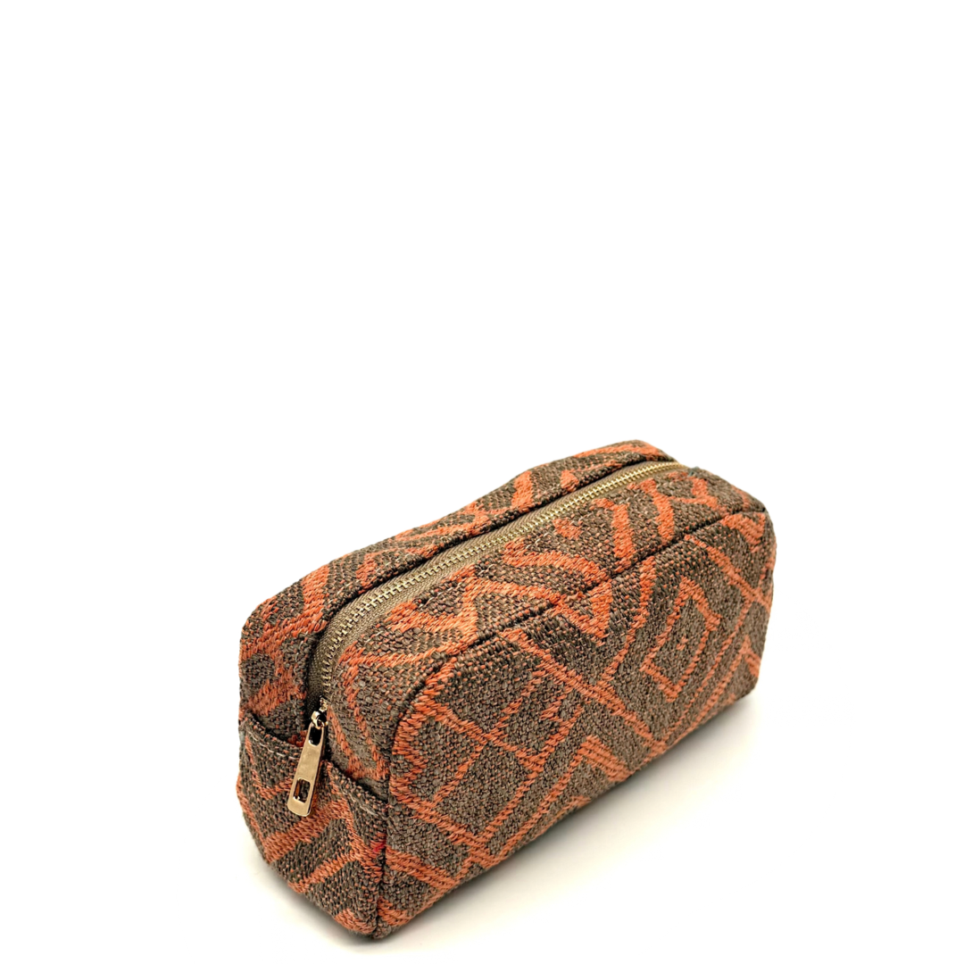 THE MAKE UP CASE #216