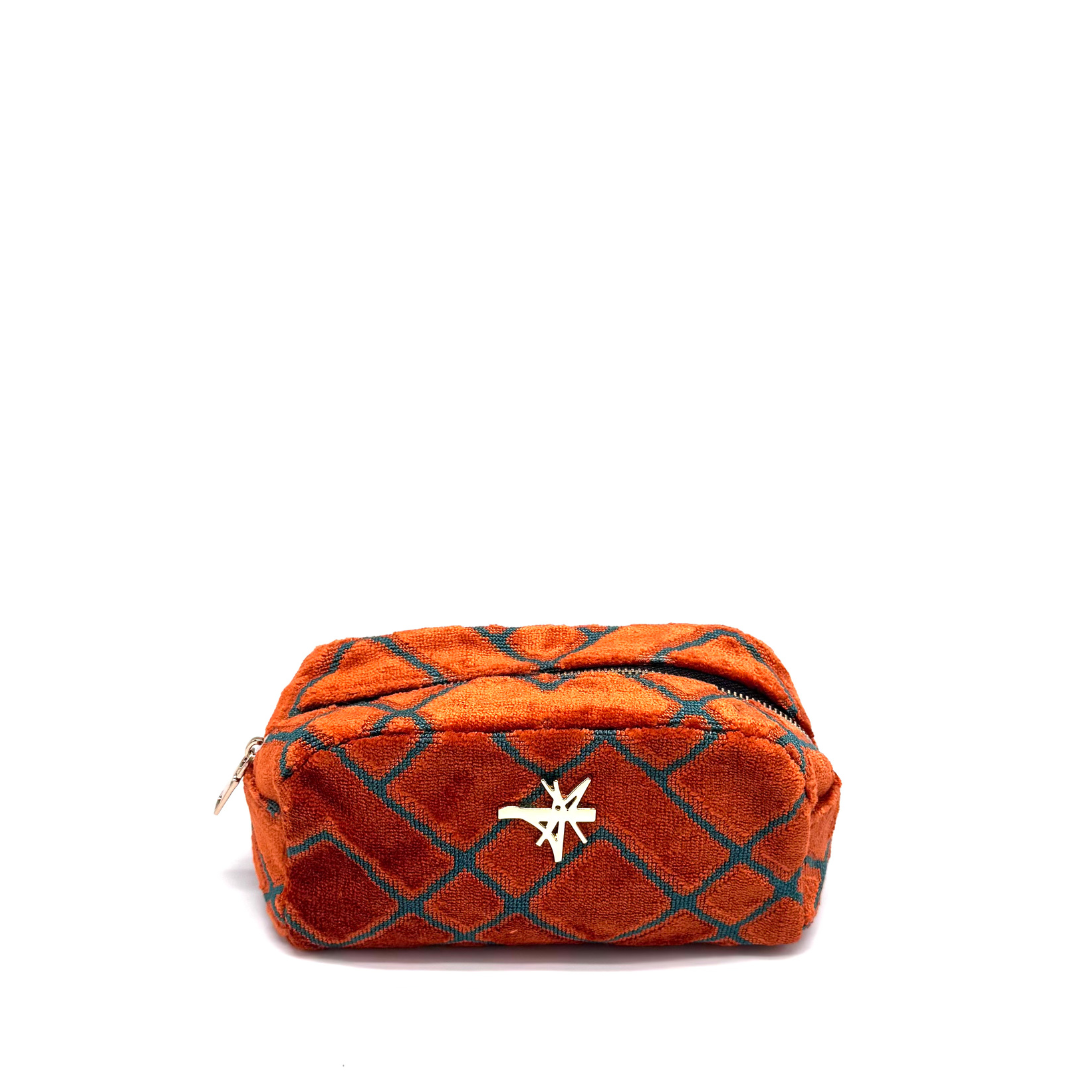 THE MAKE UP CASE #61