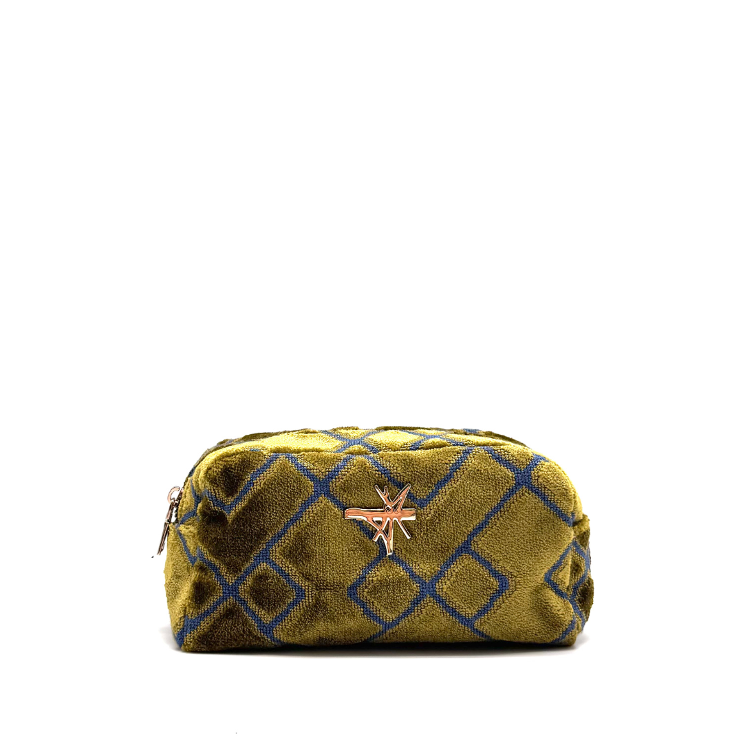 THE MAKE UP CASE #65