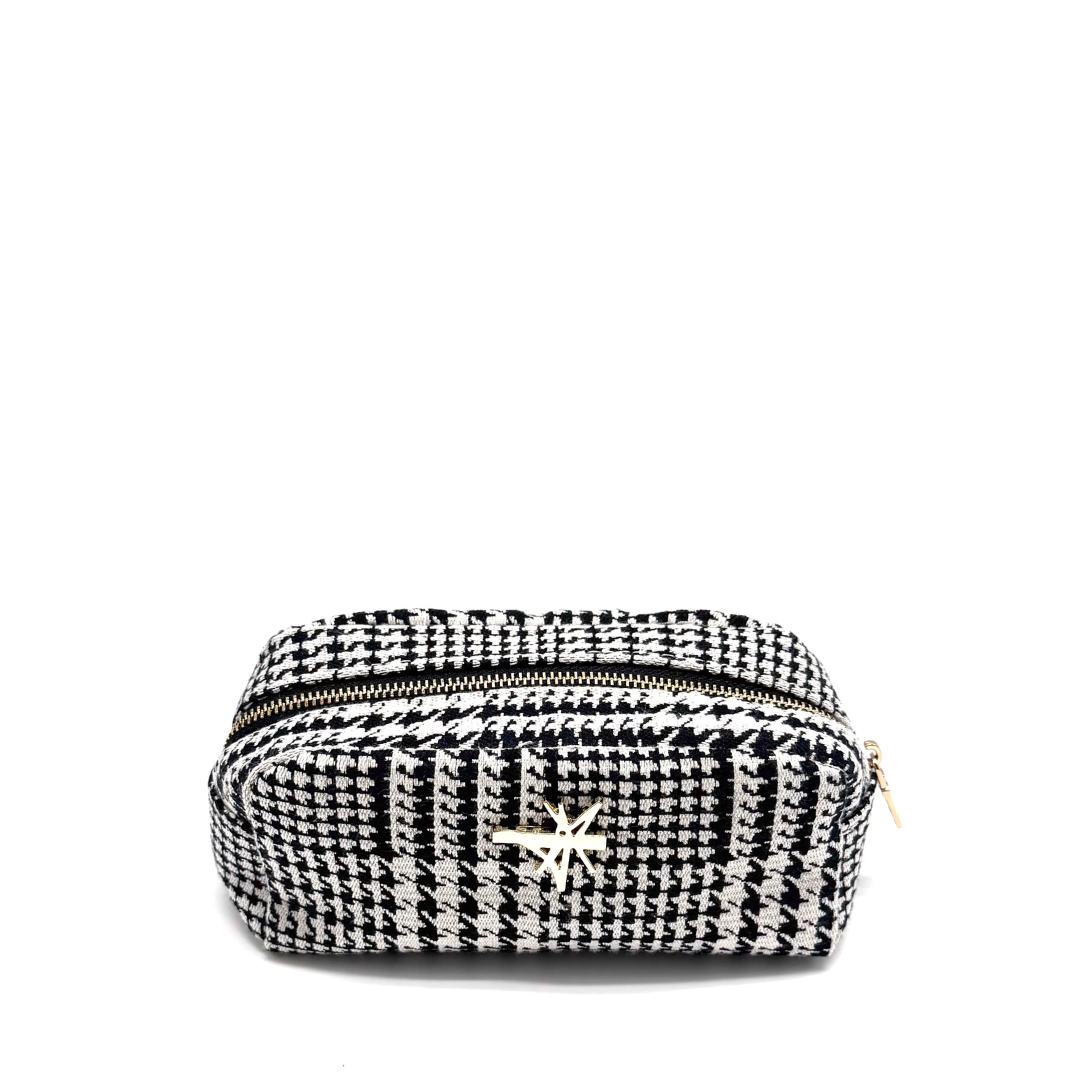 THE MAKE UP CASE #66