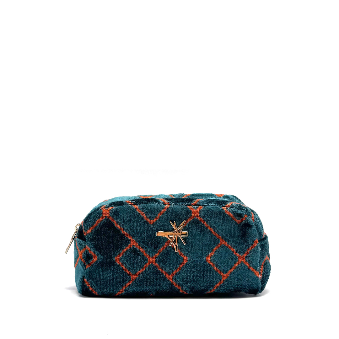 THE MAKE UP CASE #62