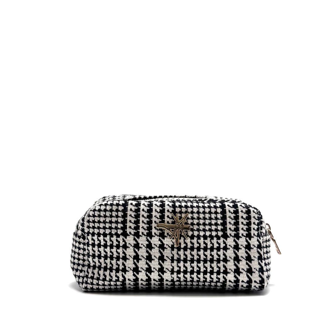 THE MAKE UP CASE #66