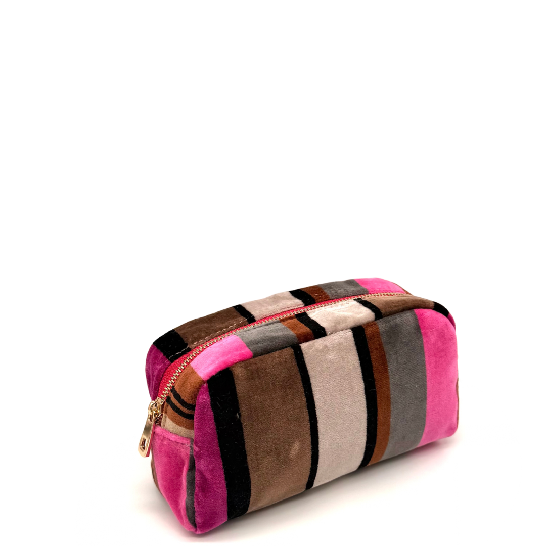 THE MAKE UP CASE #228