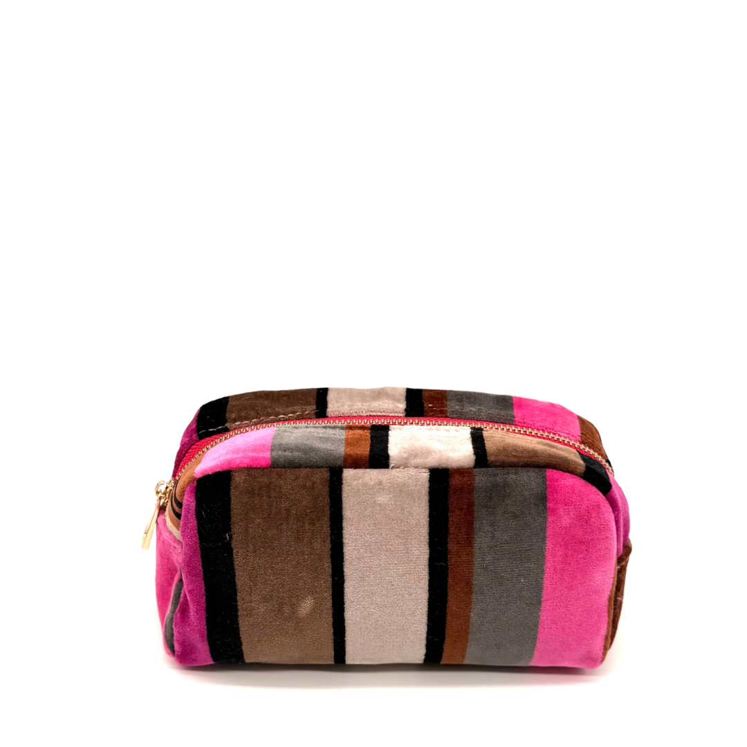 THE MAKE UP CASE #228