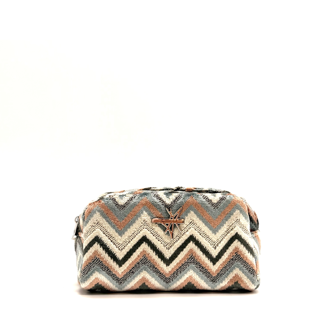 THE MAKE UP CASE #132