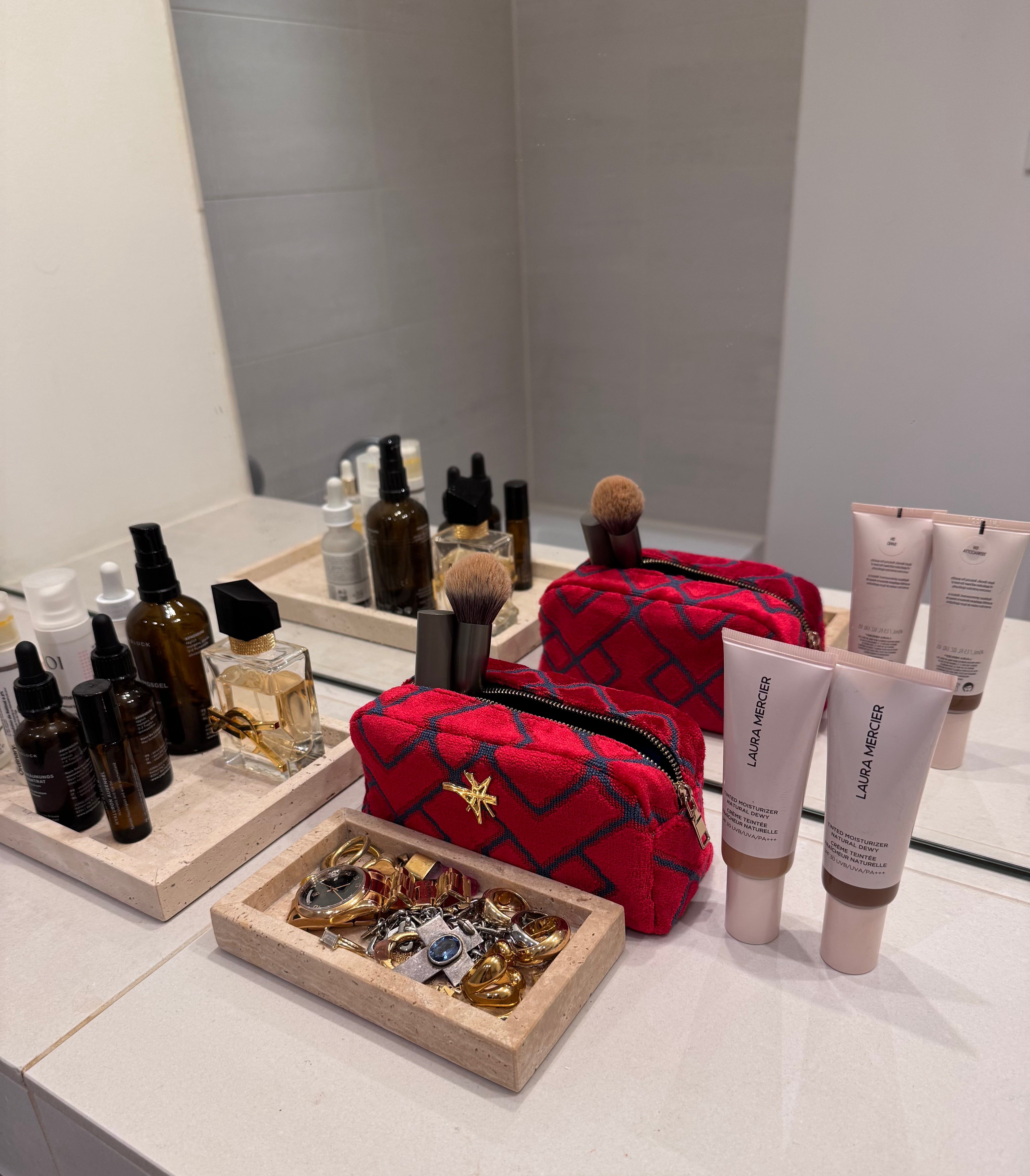 THE MAKE UP CASE #59