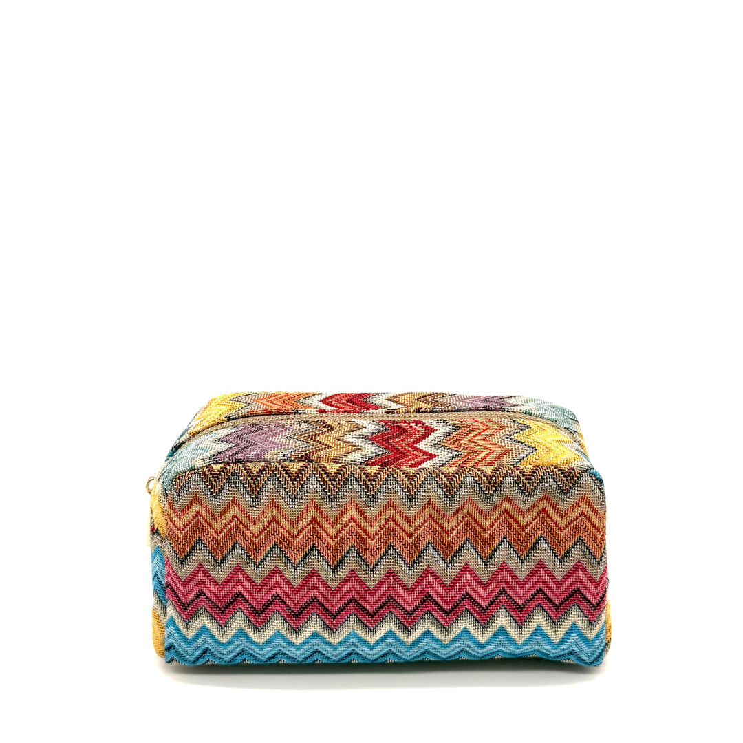 THE MAKE UP CASE #207